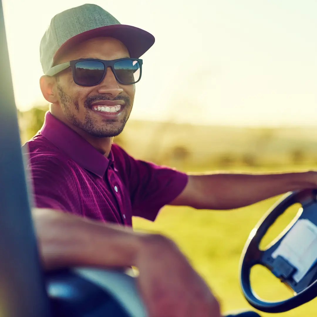 1080x1080-golf-car-smiling-man